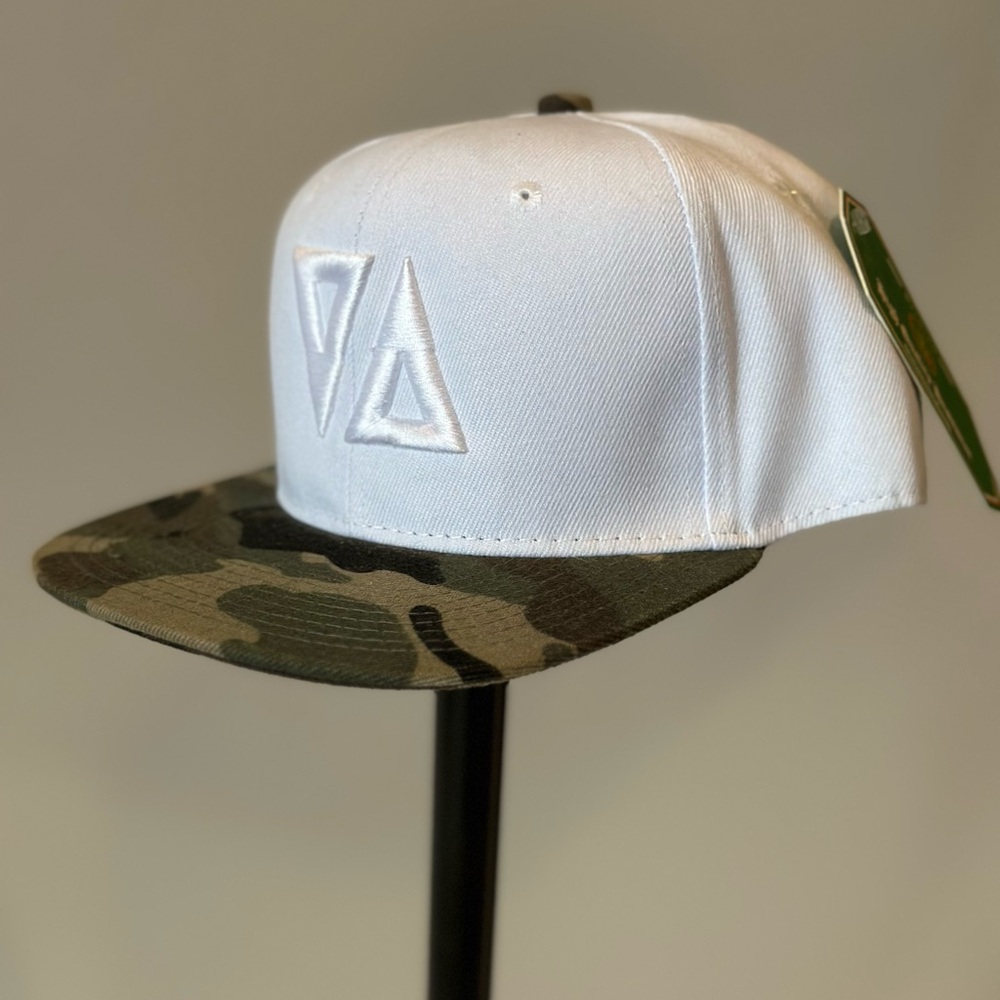 Thick as Thieves Logo SnapBack Hat, Limited Edition- White/Camo, 3D White Stitch